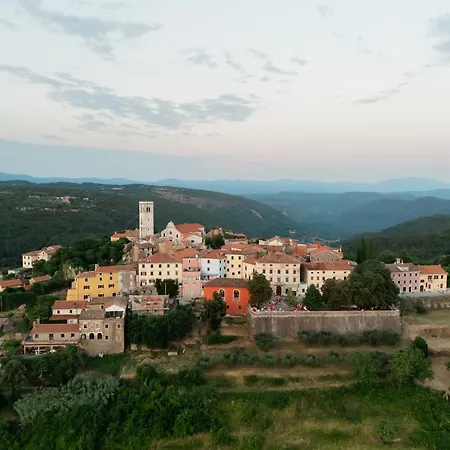 Bed and breakfast Mila Oprtalj