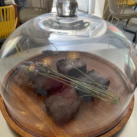 Mila krevet i doručak